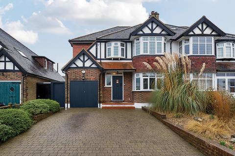16 Forest Ridge, Beckenham, BR3 3NH