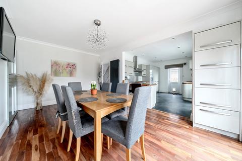 16 Forest Ridge, Beckenham, BR3 3NH
