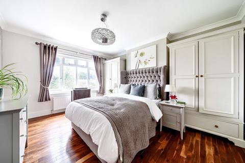 16 Forest Ridge, Beckenham, BR3 3NH