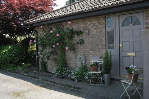 1 Lambsdowne, Dursley, GL11 6PX