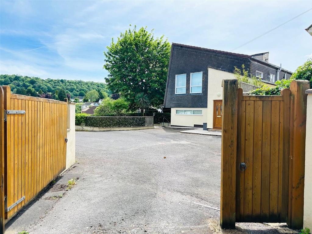 The Exchange, Ludgate Hill, Wotton Under Edge, Glos, GL12 3 bed semi