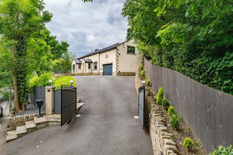 5 bedroom detached house for sale, Penistone Road, New Mill, Holmfirth, HD9 7DY