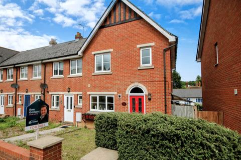 3 bedroom end of terrace house for sale, Kings Road, Halstead CO9
