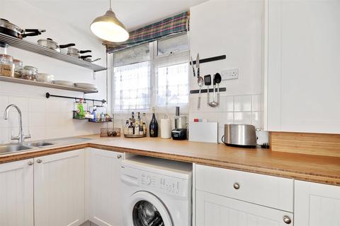 1 bedroom flat to rent, Mansfield Court, Whiston Road, London, E2