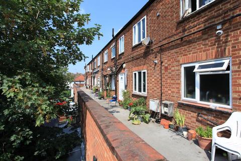 3 bedroom flat for sale, Dellsome Lane, Welham Green