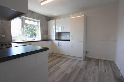 3 bedroom flat for sale, Dellsome Lane, Welham Green