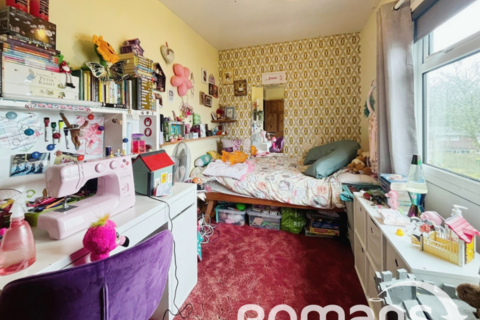 188 Warwick Road, Winklebury, Basingstoke, RG23 8EB