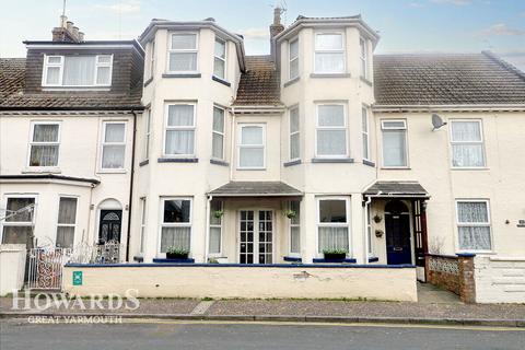 9 bedroom terraced house for sale, York Road, Great Yarmouth