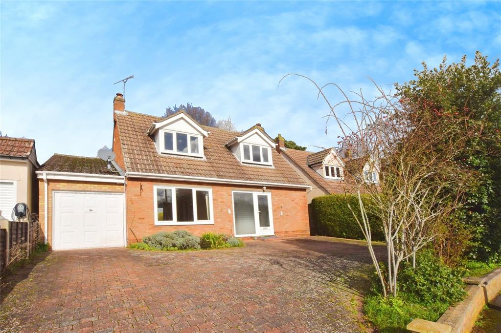 Endsleigh Court, Colchester, Essex, CO3 3 bed detached house for sale £500,000