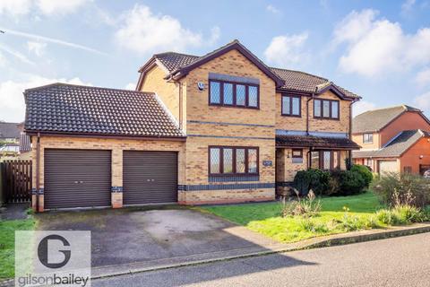 4 bedroom detached house for sale, Meadow View, Norwich NR13