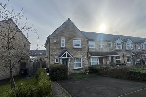 3 bedroom townhouse to rent, Hastings Way, Halifax HX1