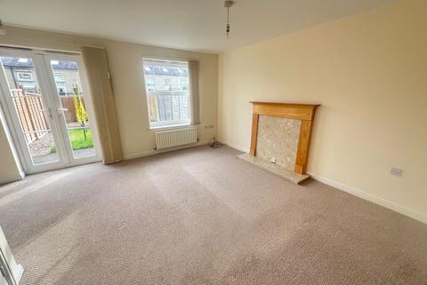 3 bedroom townhouse to rent, Hastings Way, Halifax HX1