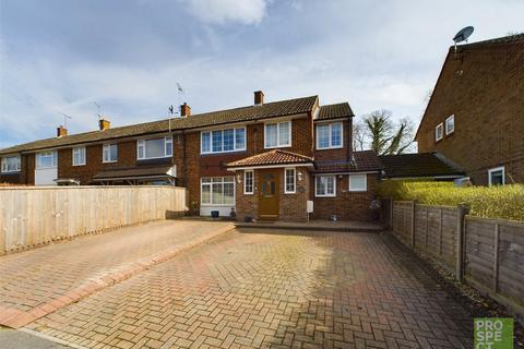 4 bedroom end of terrace house for sale, Staverton Close, Bracknell, Berkshire, RG42