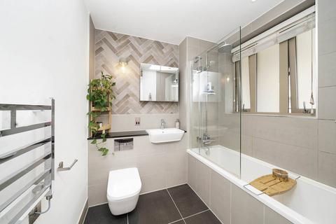 Flat 301, 2 White Post Lane, London, E9 5SZ