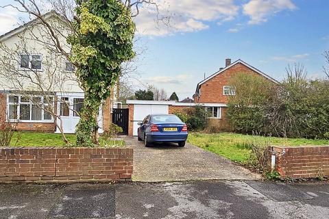 3 bedroom detached house to rent, Newnham Rise, Shirley B90