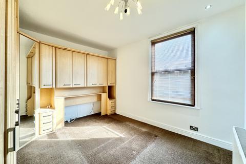 4 bedroom terraced house to rent, Leeds, LS12