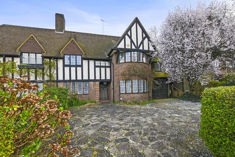 654 Finchley Road, London, NW11 7NT