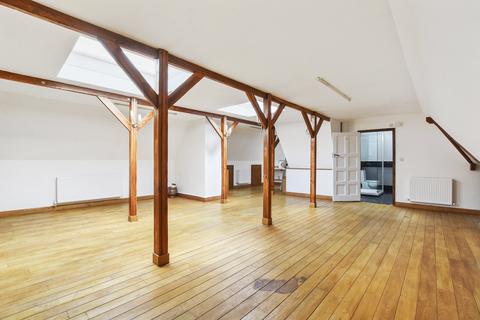 654 Finchley Road, London, NW11 7NT