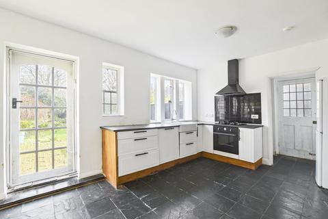 654 Finchley Road, London, NW11 7NT