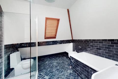 654 Finchley Road, London, NW11 7NT