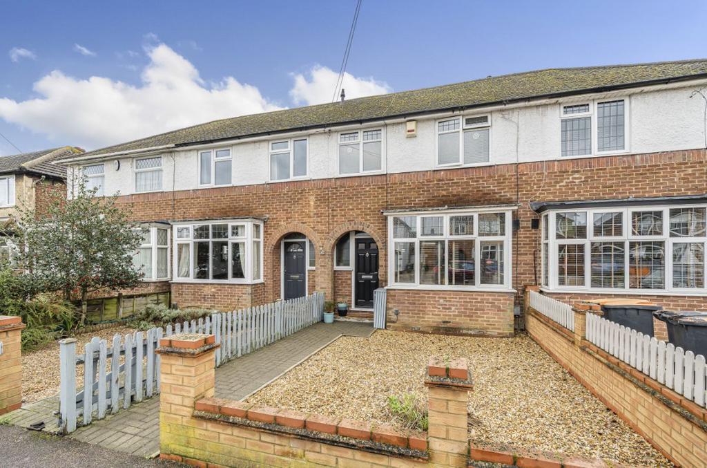 Wendover Drive, Bedford 2 bed terraced house for sale £300,000