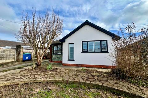 3 bedroom detached bungalow for sale - Chiltern Close, Worsley, M28