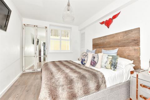 1 bedroom flat for sale, Royal Crescent, Margate, Kent