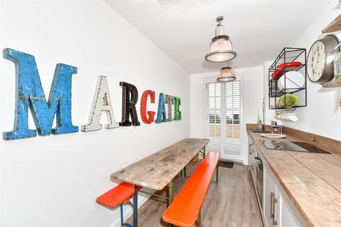 1 bedroom flat for sale, Royal Crescent, Margate, Kent