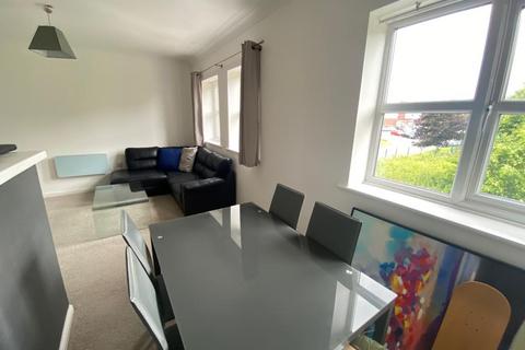2 bedroom flat for sale, Silchester Drive, Manchester M40