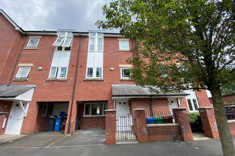 4 bedroom terraced house to rent, Drayton Street, Manchester M15