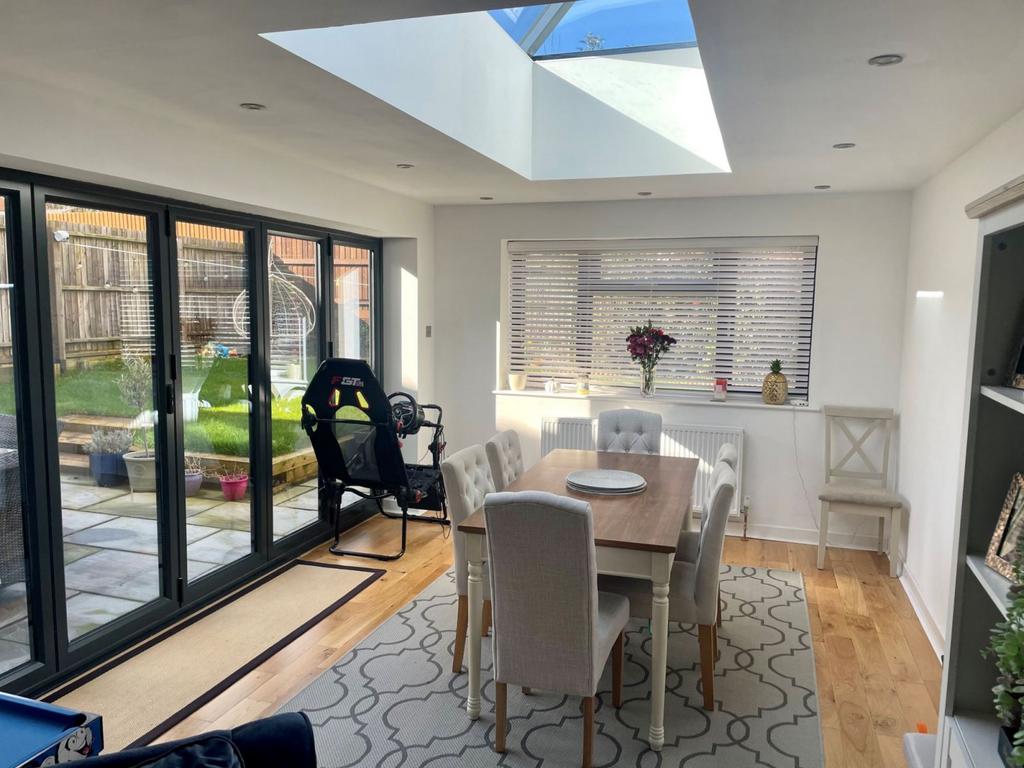 Family/dining room