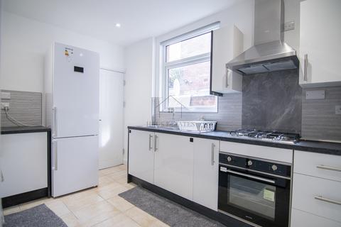 4 bedroom terraced house to rent, Evington Road, Leicester