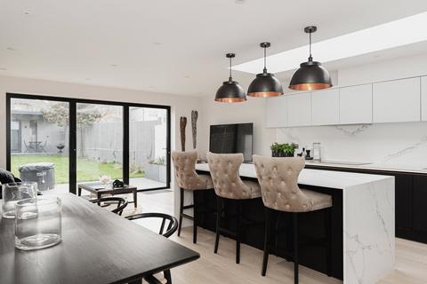 34 Ellerton Road, Surbiton, KT6 7TX