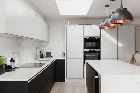 34 Ellerton Road, Surbiton, KT6 7TX