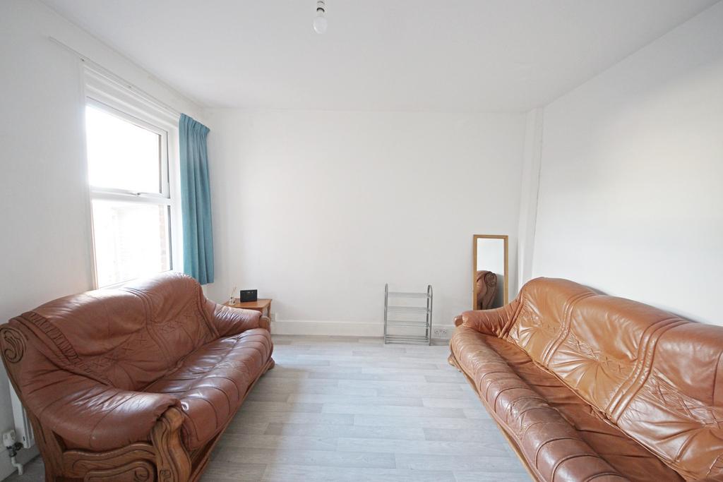 Lounge 1