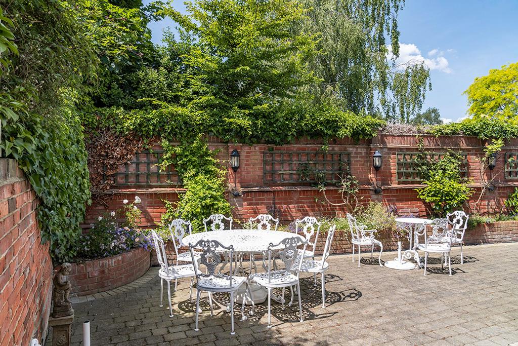 Courtyard Garden