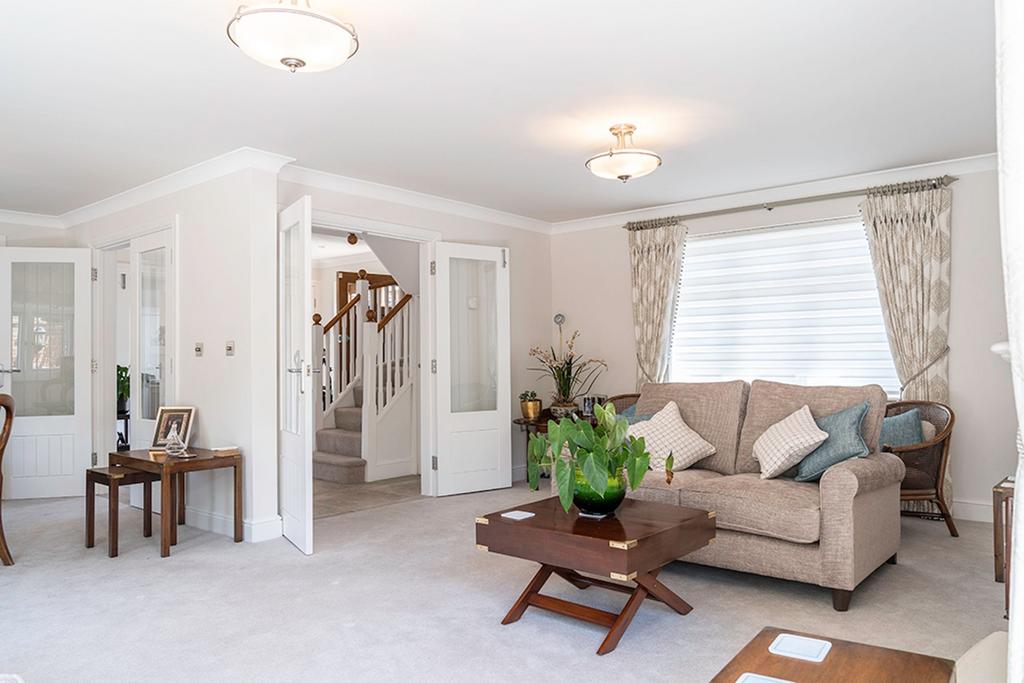 Lounge and further dining area