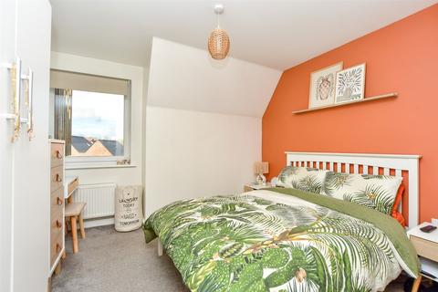 2 bedroom apartment for sale, Elliotts Way, Chatham, Kent