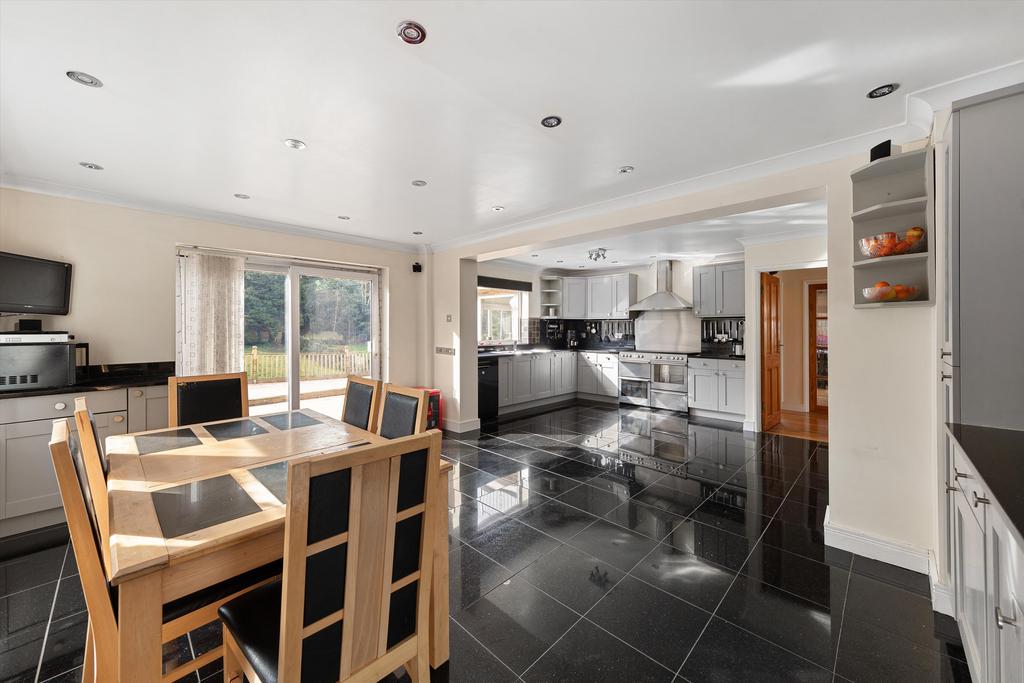 Crownfields, Sevenoaks, Kent, TN13 4 bed detached house for sale £