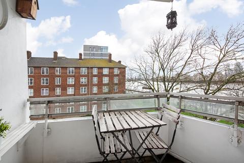 Flat 16, Page House Welland Street, London, SE10 9DG
