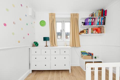 Flat 16, Page House Welland Street, London, SE10 9DG