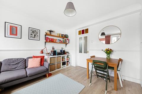Flat 16, Page House Welland Street, London, SE10 9DG