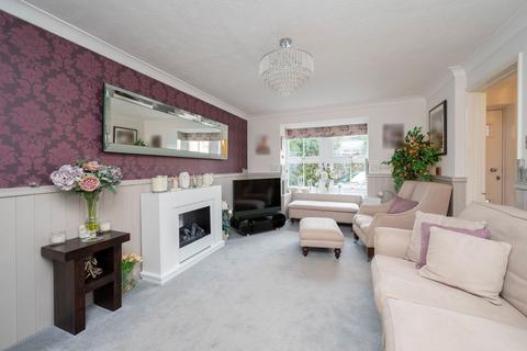 21 Earles Meadow, Horsham, RH12 4HP
