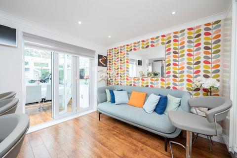 21 Earles Meadow, Horsham, RH12 4HP