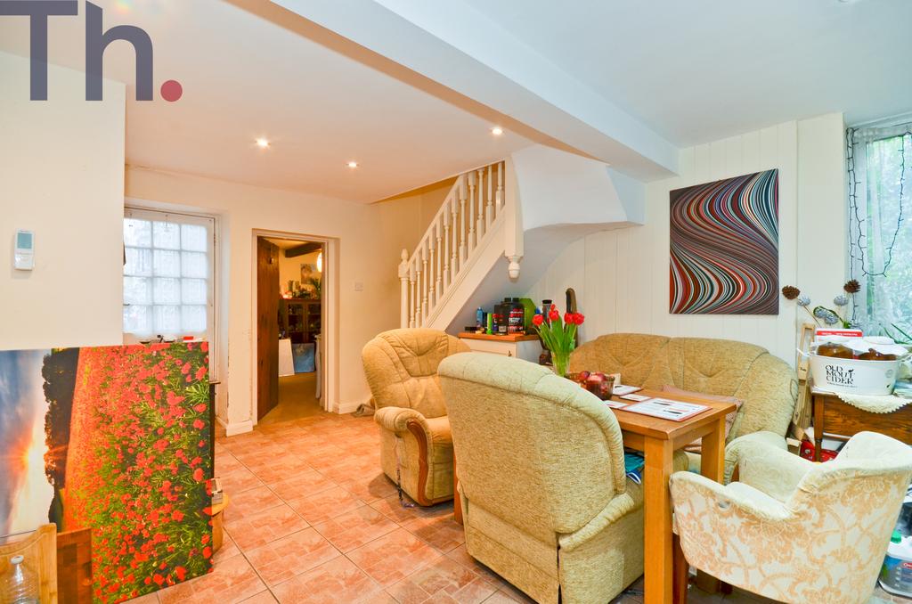 Dining Area.JPG