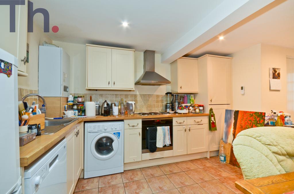 Kitchen Area.JPG
