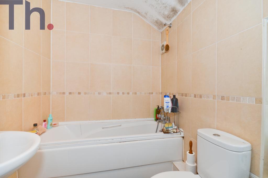Bathroom.JPG