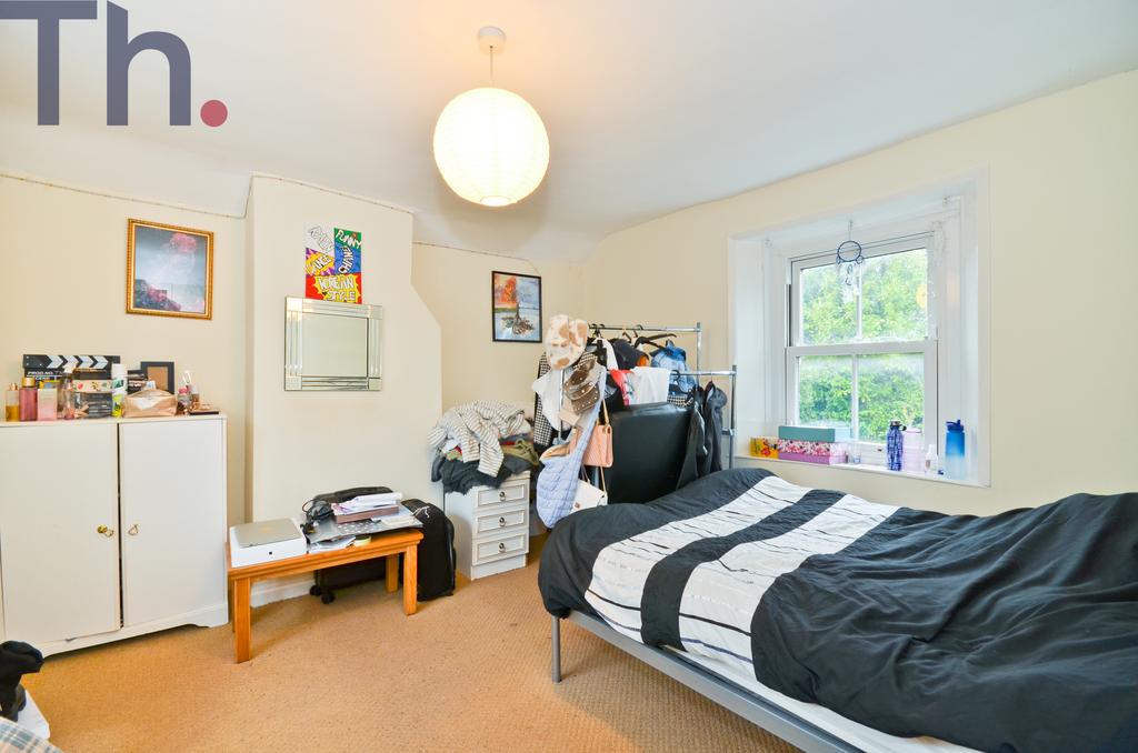 Bedroom 2.JPG