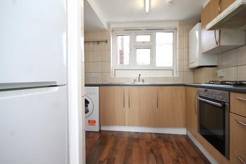2 bedroom flat to rent - Tredegar Road, Bounds Green, N11
