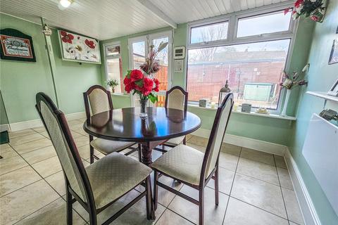 16 Abbotts Close, Romford, RM7 8QU
